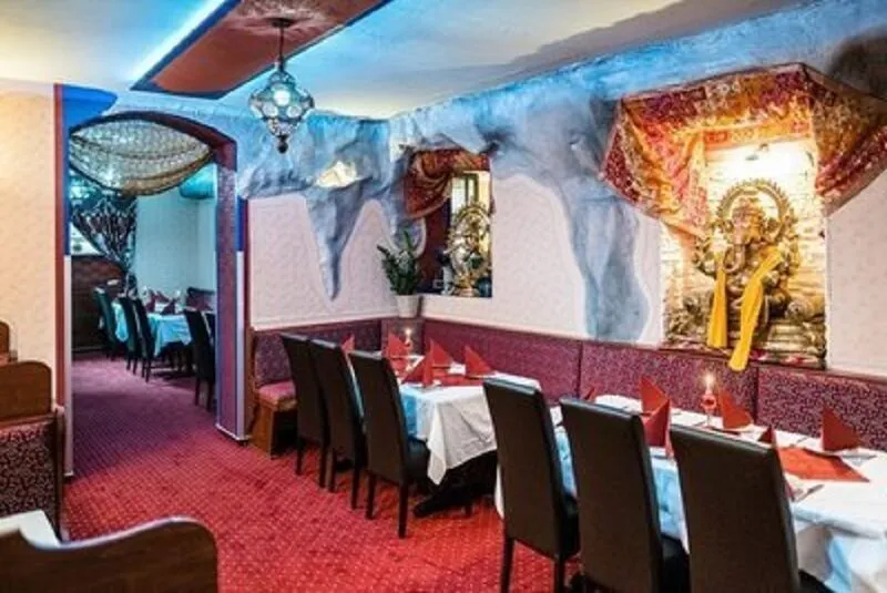 Das warme Ambiente im Restaurant Ganesha